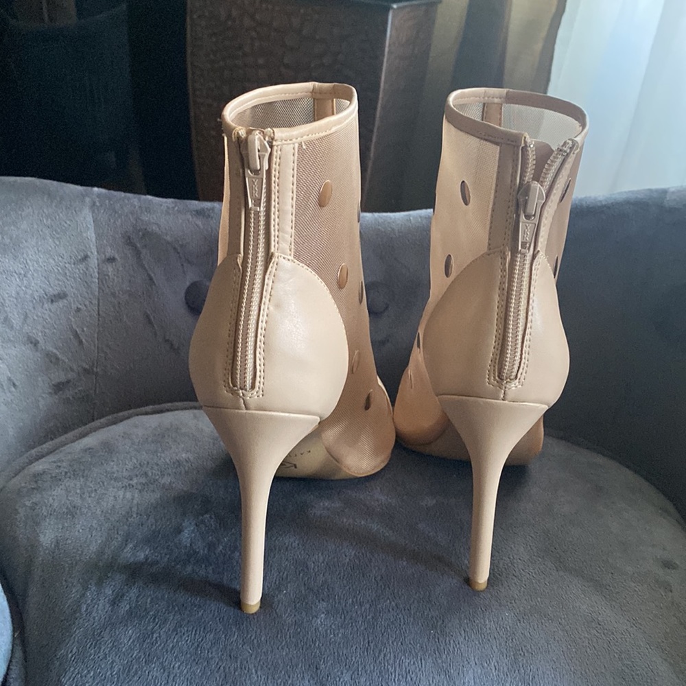 Adorable ankle booties - Picture 3 of 6